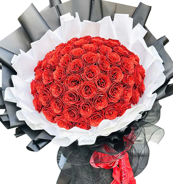 Red Artificial Rose Bouquet For Women’s Day