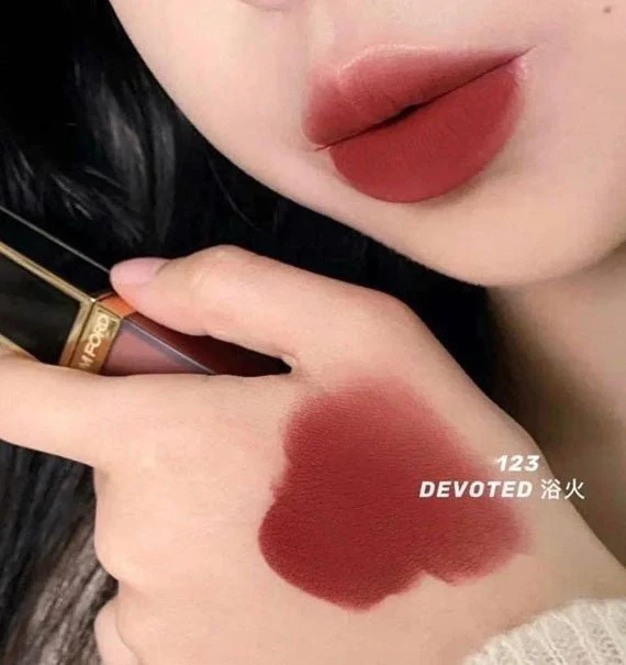 Tom Ford Liquid Lip Luxe Matte 123 - Image 2